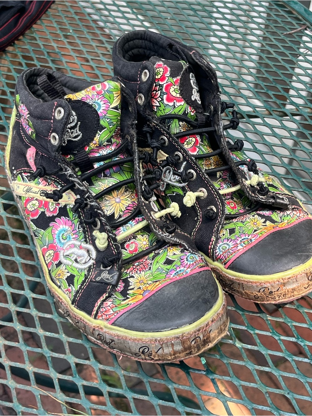 RED Women's Black Canvas High-Top Sneakers with Multicolor Floral Print SZ 8,